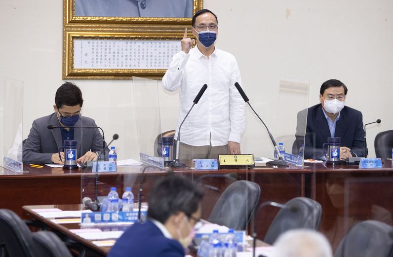 國民黨主席朱立倫29日表示，漲電價是讓全民替錯誤的能源政策買單。(圖：中央社)