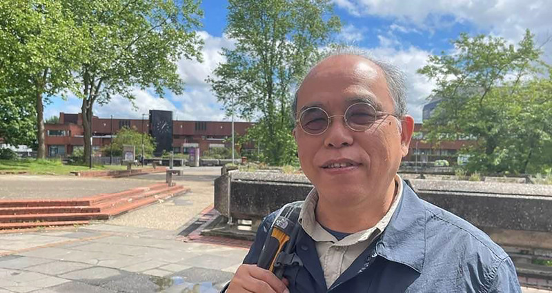 鍾劍華2022年4月離港赴英，他仍希望有天可回港，因為香港是他土生土長，培育他成才的地方。（受訪者提供） (圖：中央社)