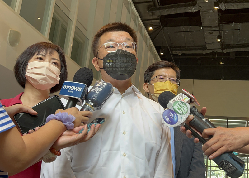 中職會長蔡其昌30日表示，將邀請各球團討論，研議出球場安全審查標準。(圖：中央社)