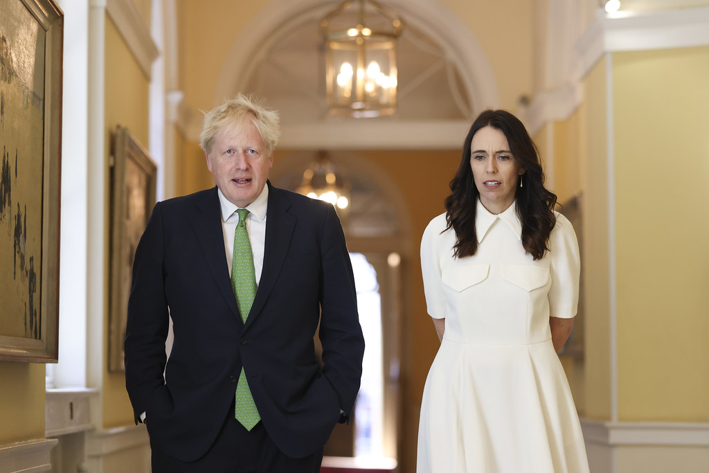 紐西蘭總理阿爾登（Jacinda Ardern）1日訪問英國與首相強生（Boris Johnson）會晤。 (圖:英國政府)