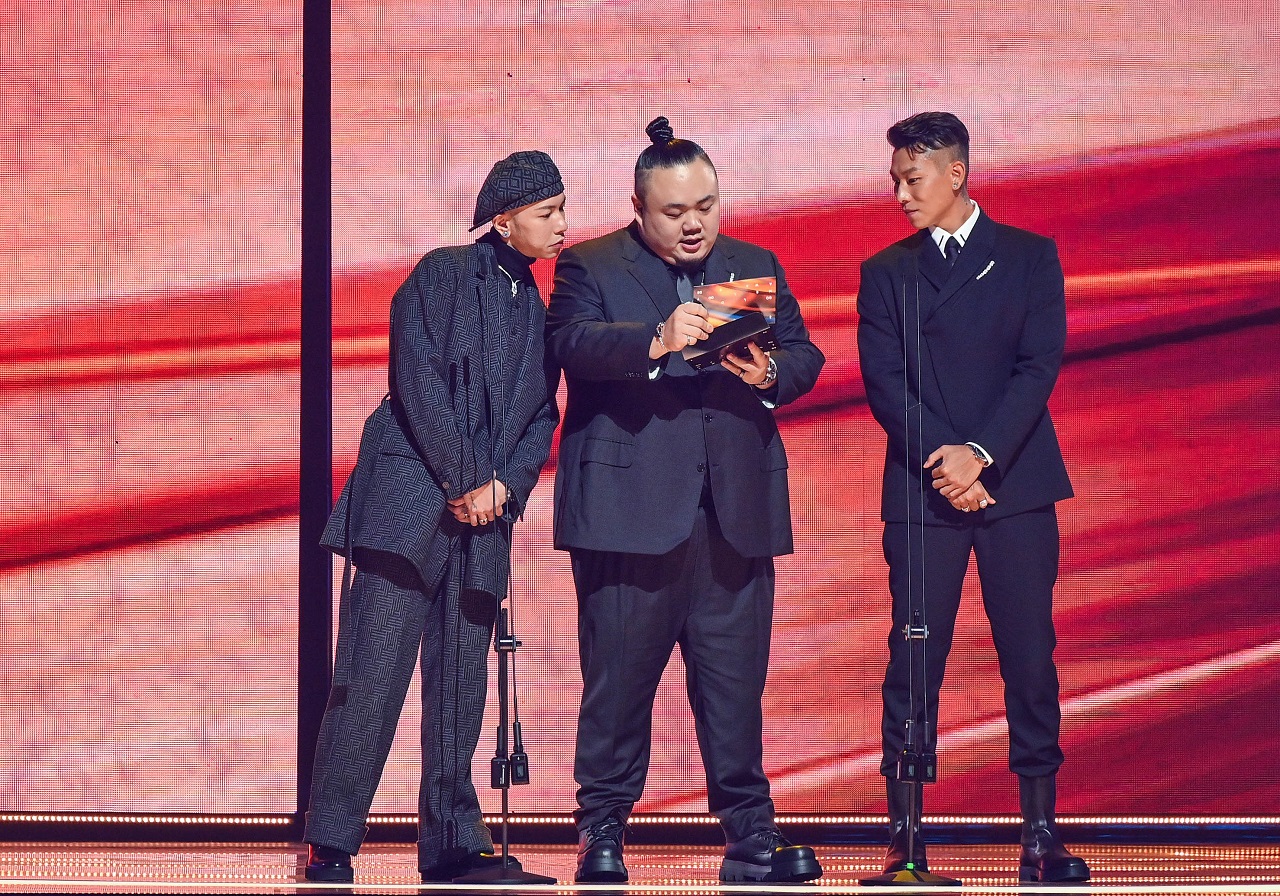 頑童MJ116公布最佳華語男歌手獎，由中國搖滾教父崔健獲頒殊榮。(台視提供)