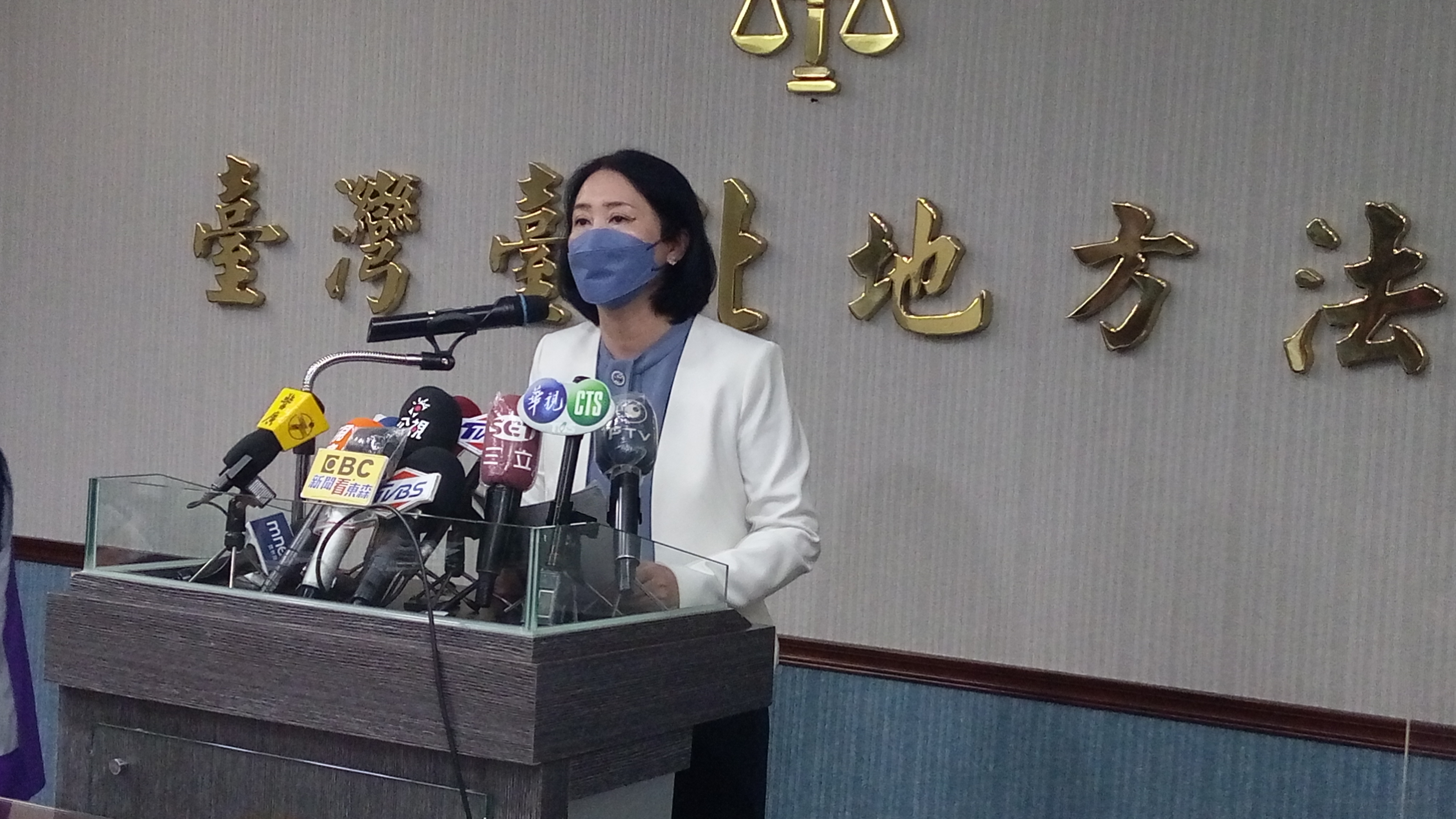 台北地方法院行政庭長黃珮禎說明立委涉貪案判決理由。(陳國維 攝)