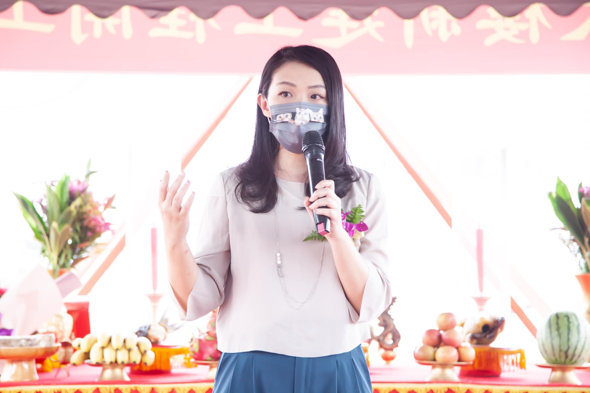 民眾黨立委高虹安指出，朝野都有很多立委帶職投入選戰，相信他們也希望選民服務不中斷。(圖：高虹安臉書)