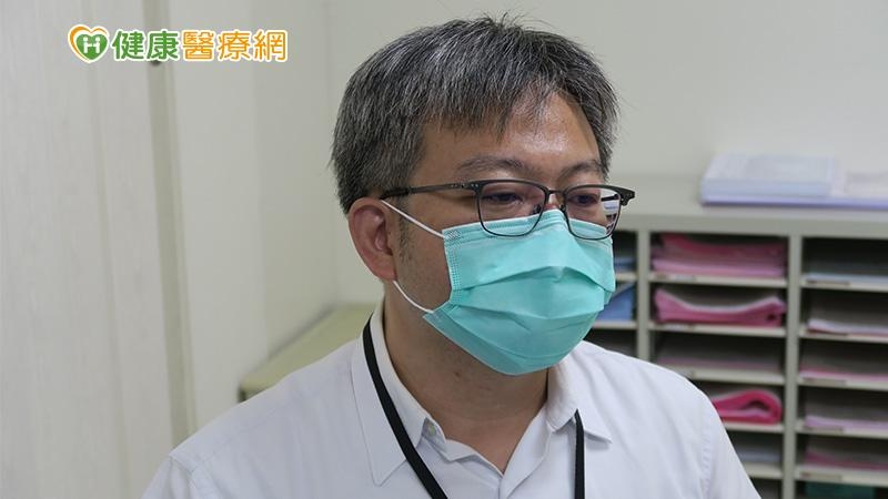 林聿騰醫師建議，可以在窗戶上安裝抽風機，將染疫者所處室內氣體往外抽，引導通風。(圖：健康醫療網 提供)