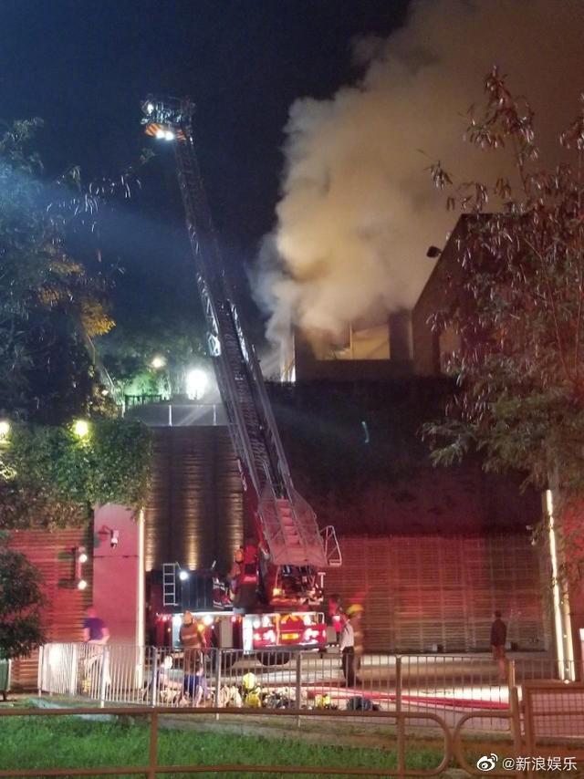 林青霞香港豪宅8日凌晨傳出火警。(新浪網)