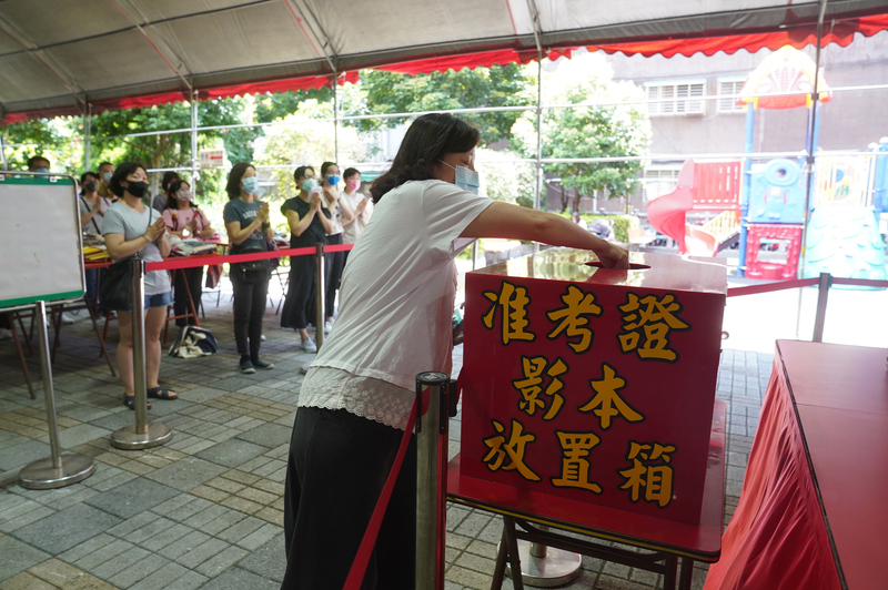 111學年度分科測驗將於11日、12日登場。圖為台北市文昌宮9日為考生舉行光明禮斗祈福法會。 (圖：中央社)