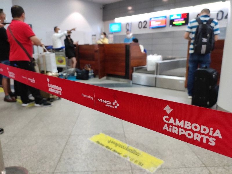 柬埔寨自11日起完全開放，未施打或未完整施打COVID-19疫苗的旅客入境柬埔寨時只要快篩結果為陰性就不用隔離。圖為柬埔寨金邊國際機場（Phnom Penh International Airport）。 (圖：中央社)