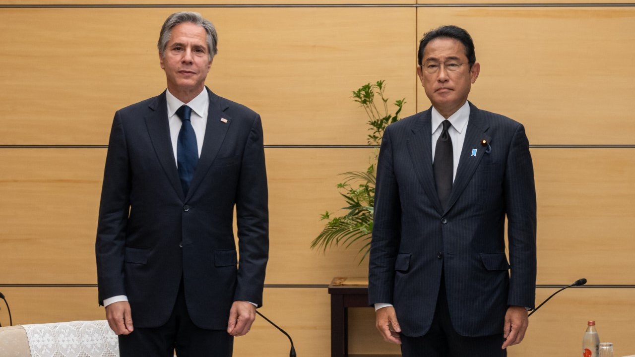 美國國務卿布林肯11日在東京與日本首相岸田文雄碰面。 (圖:推特@SecBlinken)
