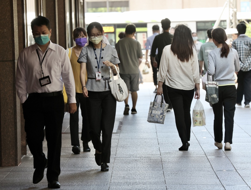 yes123求職網調查指出，為了不讓人才流失，有68.9%的企業會採取調薪策略因應，比例高於去年的67.2%，以及前年的64%，創下3年新高。(資料照／中央社)