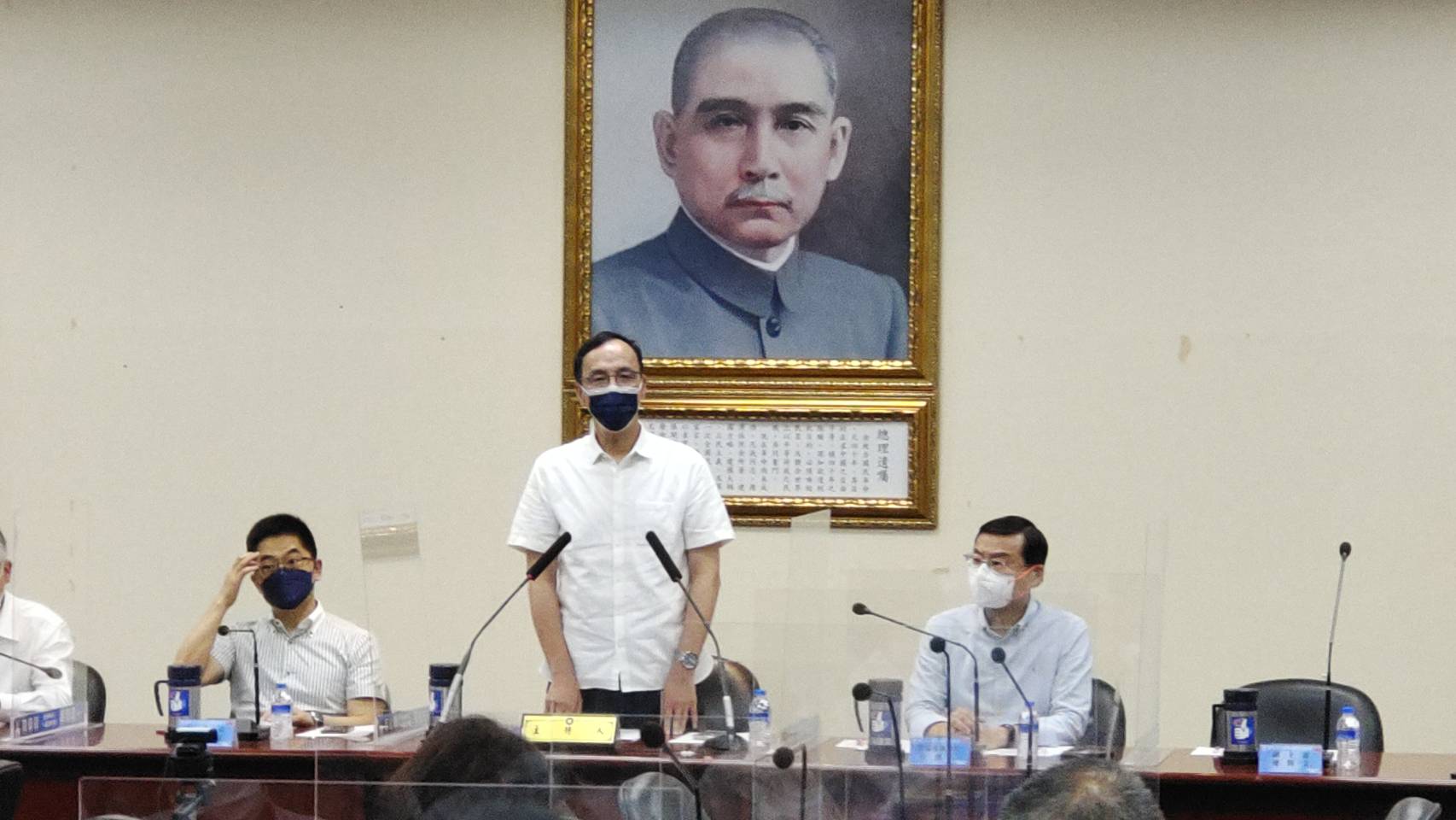 國民黨主席朱立倫批評，民進黨北北桃三都全面落跑。(王韋婷攝)