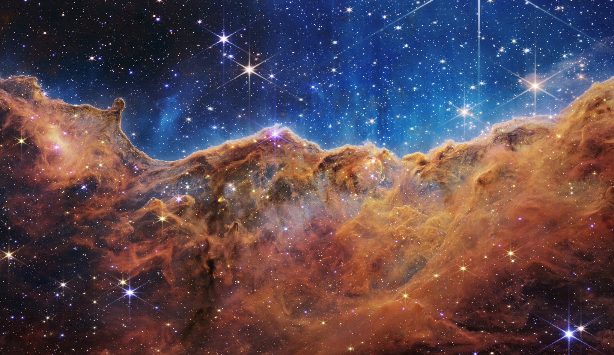 美國國家航空暨太空總署（NASA）12日釋出韋伯太空望遠鏡次批影像。圖為「船底座星雲」（Carina Nebula）。(圖:NASA)