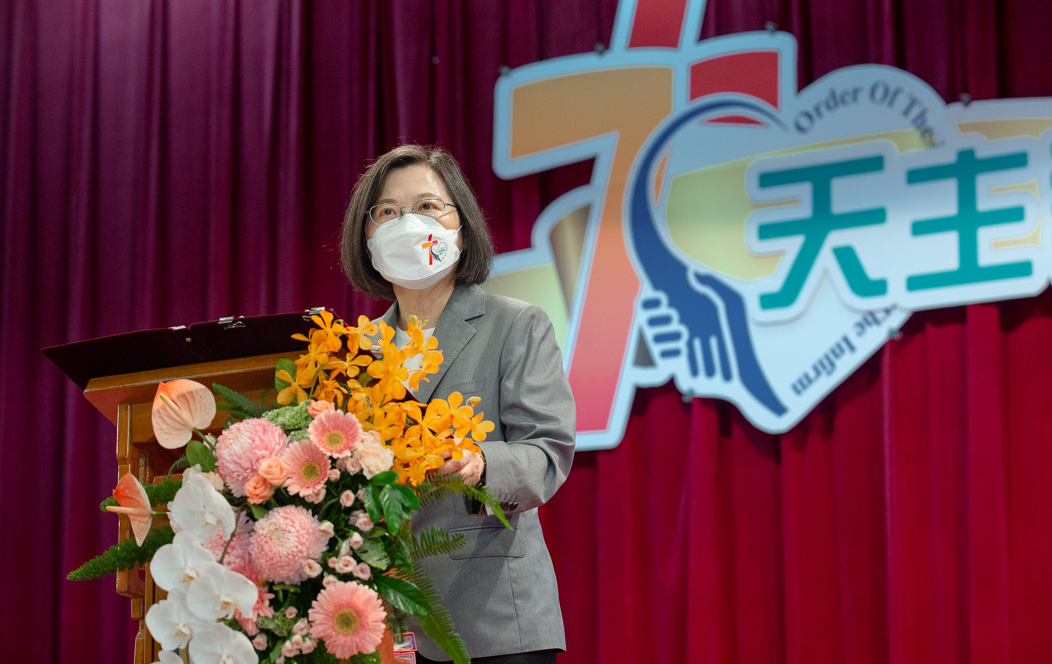 蔡英文總統今天(14日)赴羅東聖母醫院參加「天主教靈醫會來台70週年」慶祝活動，感謝靈醫會對台灣的付出。 (圖:總統府)