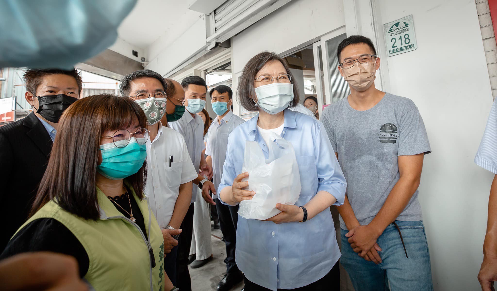 悠遊國旅補助方案將於15日開跑，蔡總統總統在臉書發文邀民眾出遊並分享隱藏版美食。(圖截自蔡英文臉書)