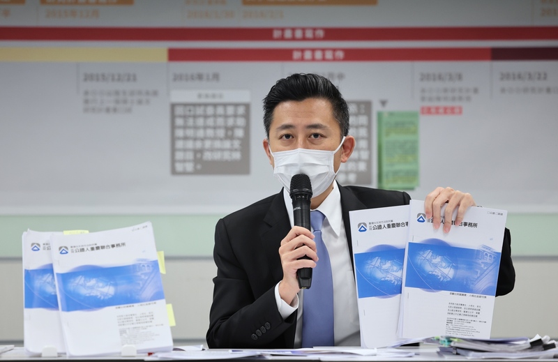 民進黨桃園市長參選人林智堅24日對外說明論文抄襲爭議。 (圖：中央社)