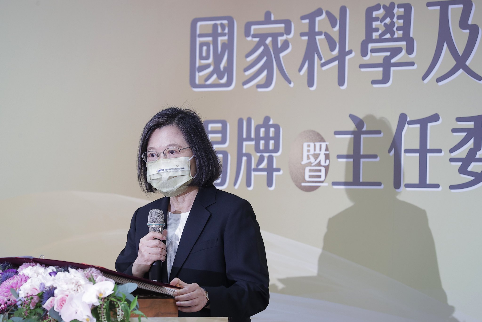 蔡英文總統在揭牌典禮上強調，新國科會的成立是政府組改的重要里程碑，還當場賦予首任主委吳政忠三大任務。(圖：總統府Flickr)