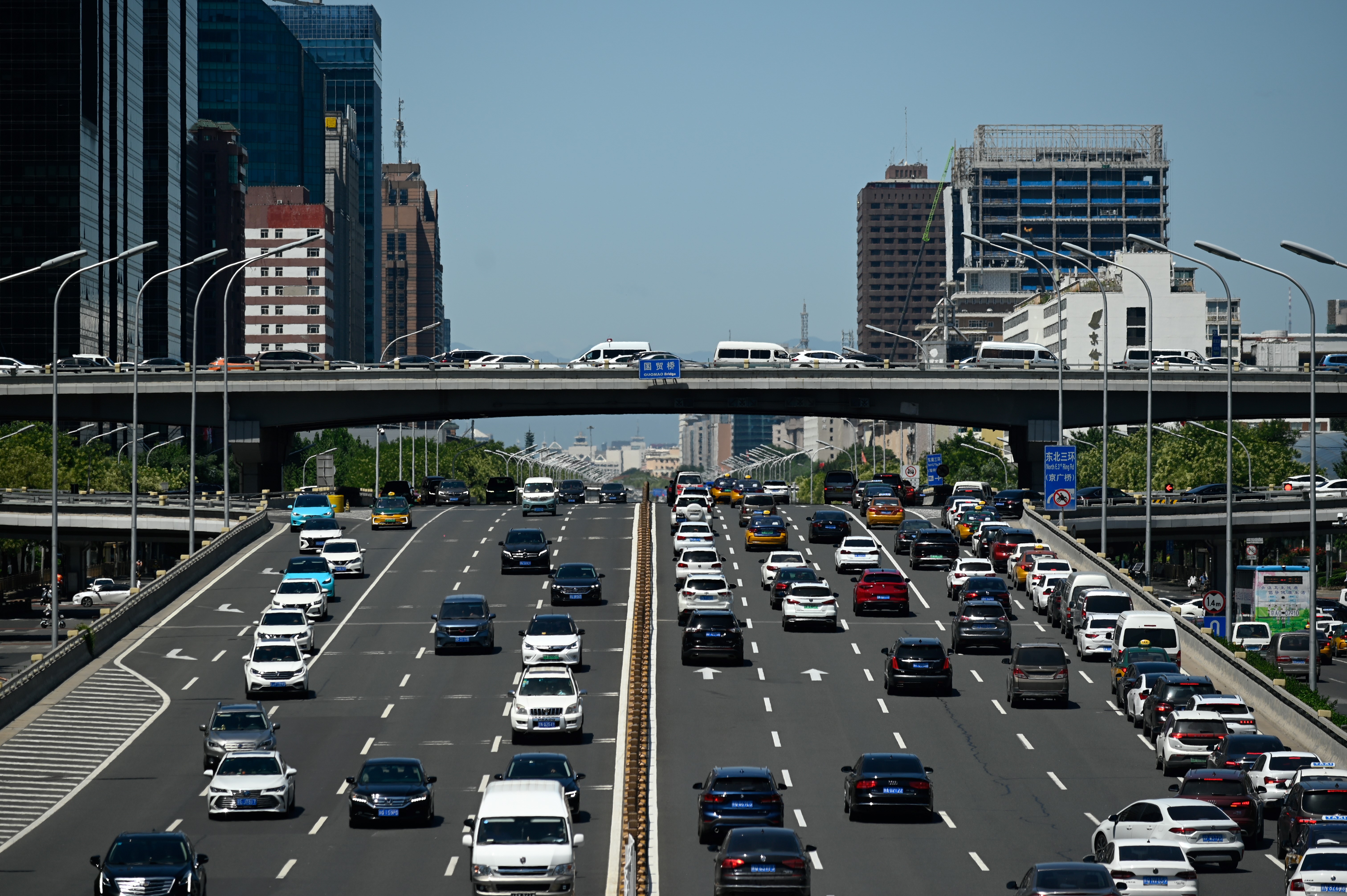 中國經濟在7月份出人意料的放緩，工廠和零售活動受到COVID-19清零政策和房地產危機的擠壓。(AFP)