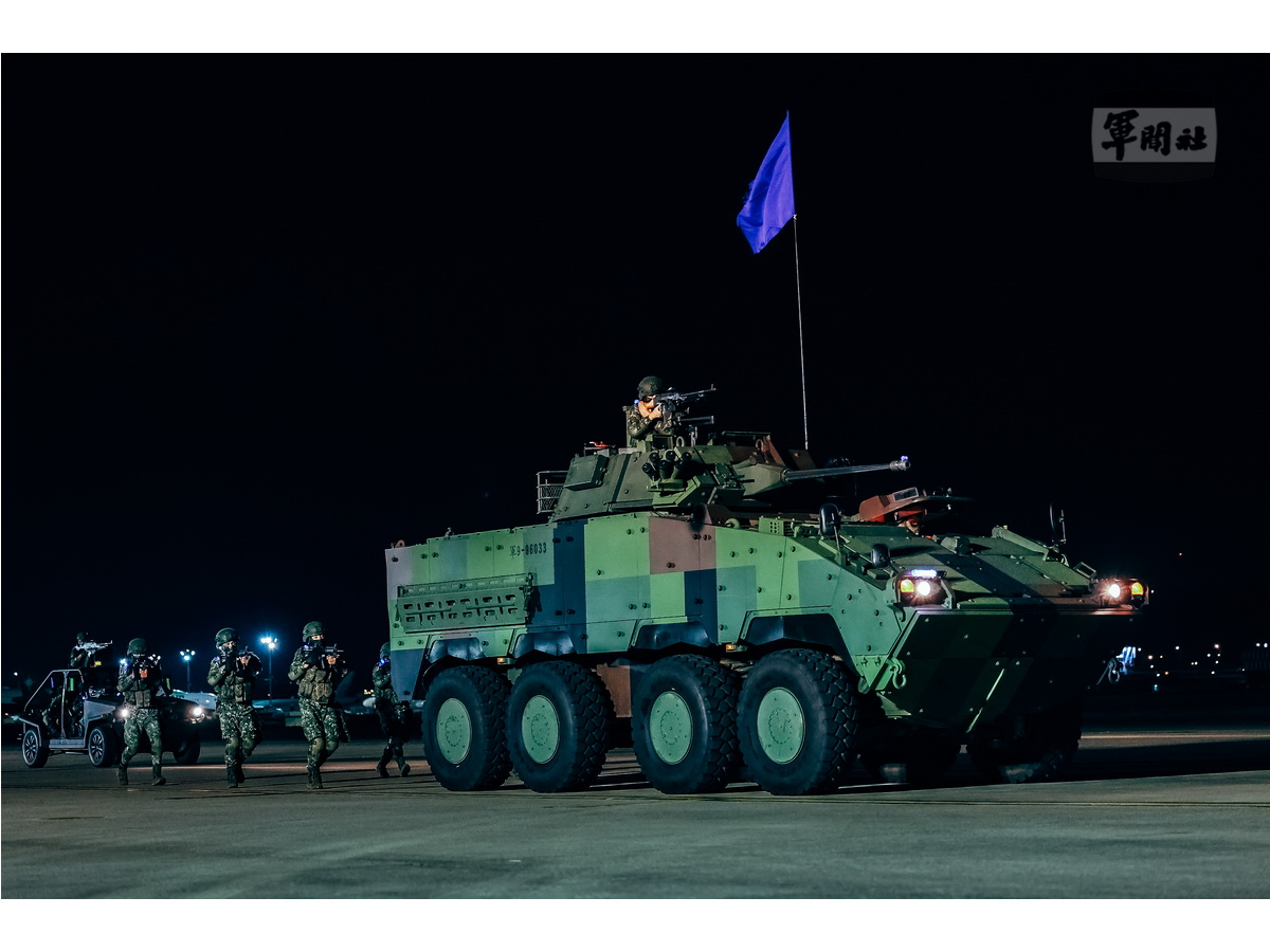 漢光38號實兵演習29日在松山機場執行衛戍區反機降作戰演練 (軍聞社提供)