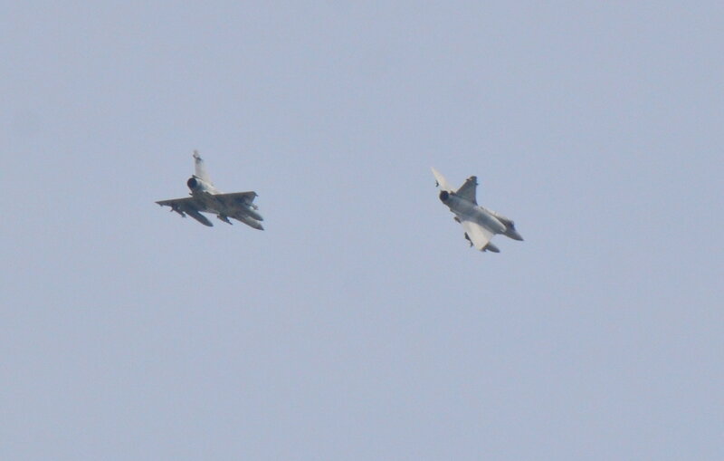 空軍台東志航基地2日上午罕見沒有進行任何戰機起降和例行訓練任務，10架支援的幻象戰機進駐待命。 (圖：中央社)