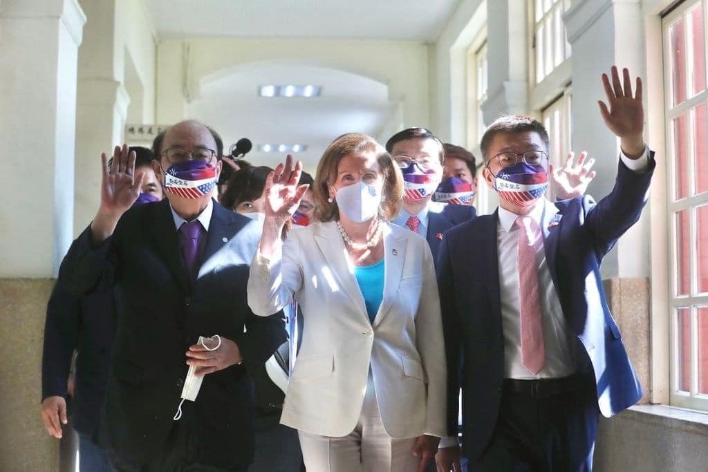 美國眾議院議長裴洛西(Nancy Pelosi)，今天(3日)率團拜訪立法院。(柯建銘臉書)