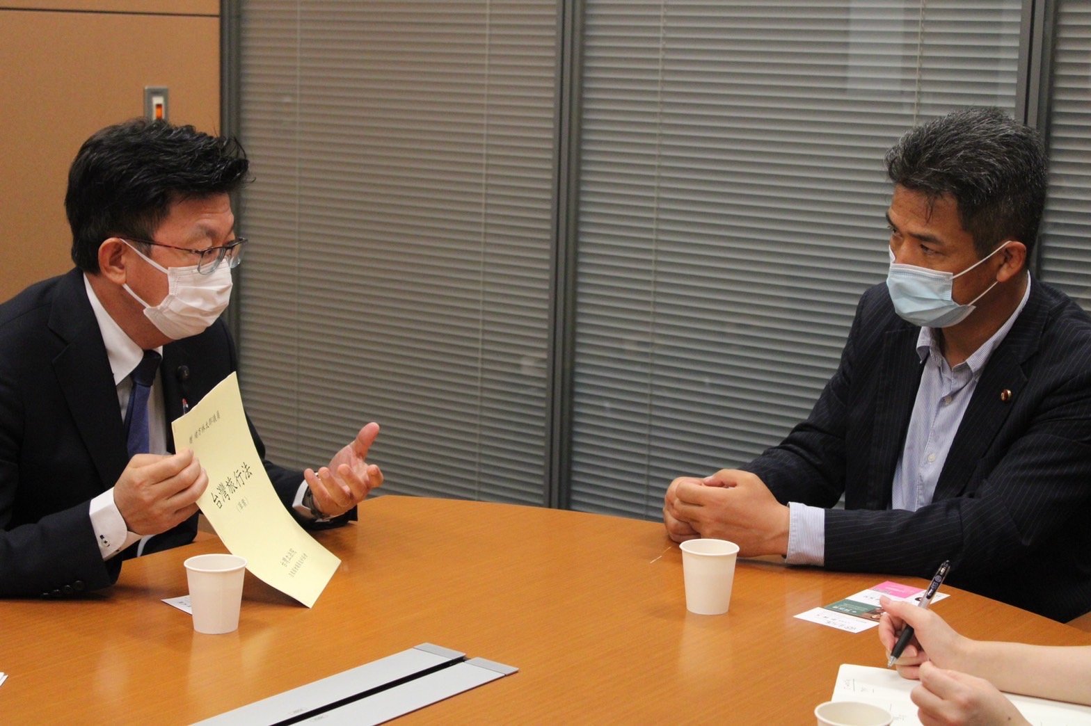民進黨立委、亞東國會議員友好協會會長郭國文率領訪問團訪問日本，並與日本參議員討論日本版「台灣旅行法」。(郭國文提供)