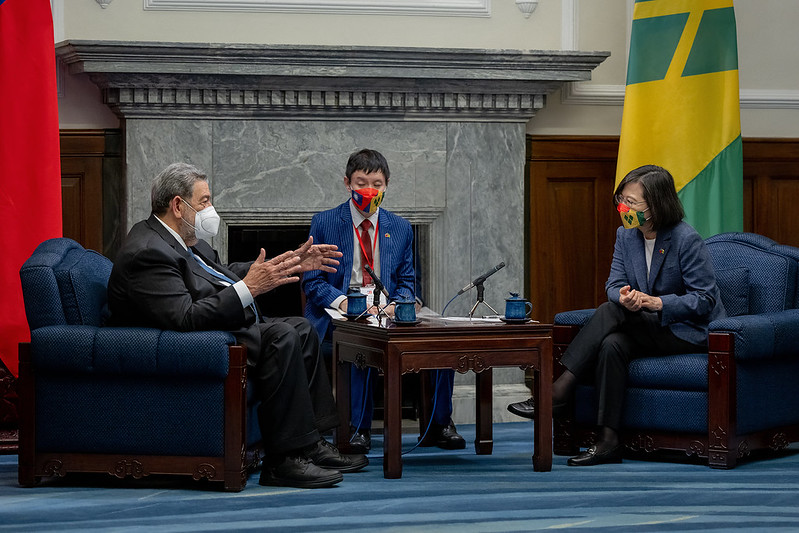 蔡英文總統8日會晤聖文森及格瑞那丁總理龔薩福。(圖：總統府Flickr)