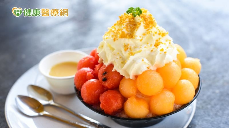 姜和均醫師提醒，對於糖尿病患者來說，糖分攝取尤須加倍注意，運用醣類代換的概念，每日水果類攝取量儘量以兩份為基礎。(圖：健康醫療網 提供)