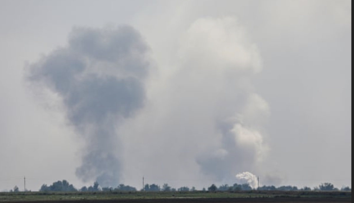 俄軍繼薩基軍事基地之後，克里米亞北部贊科伊（Dzhankoi)地區16日又發生彈藥庫爆炸事件。(Twitter)