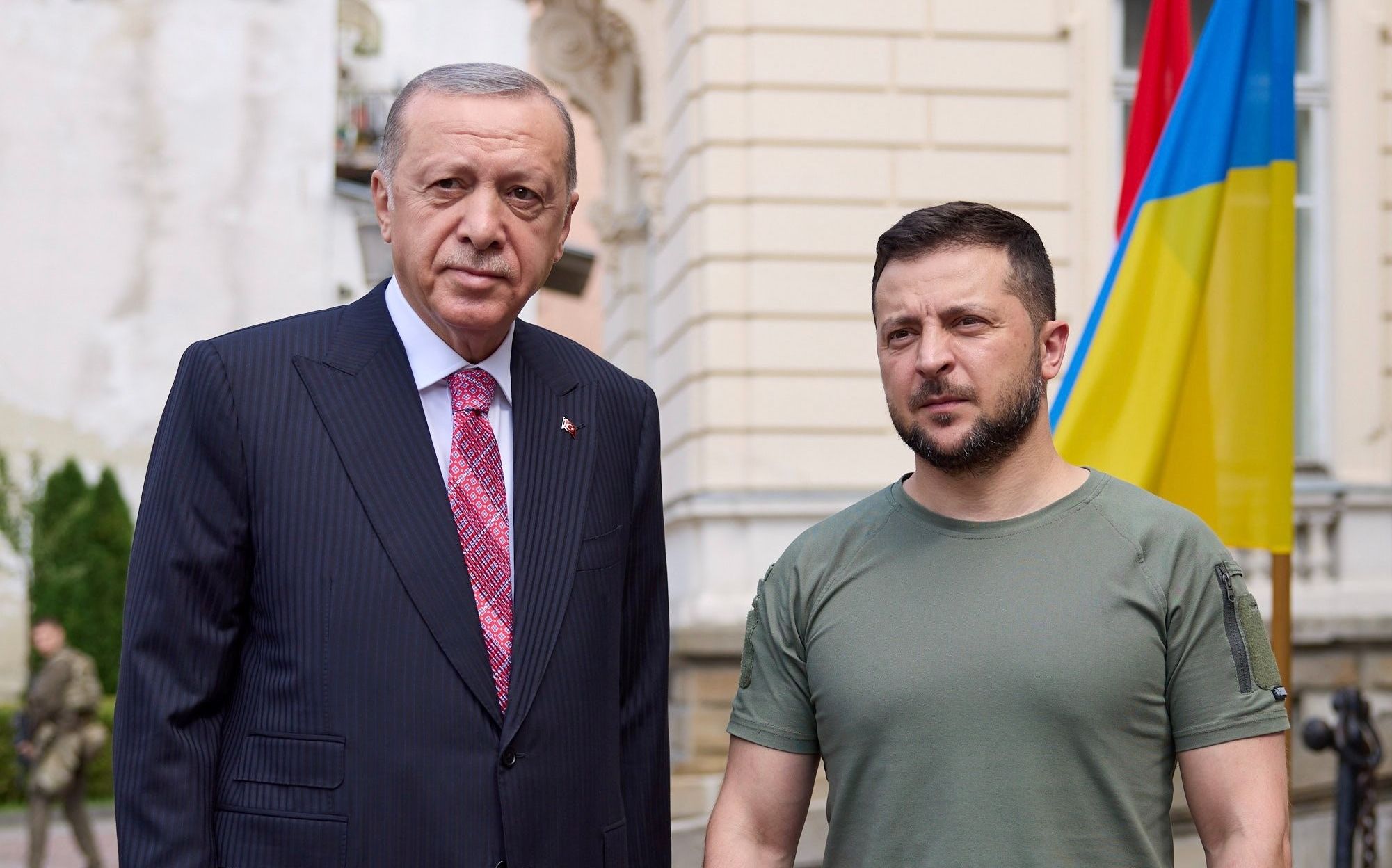 土耳其總統艾爾段(Tayyip Erdogan) (左)與烏克蘭總統澤倫斯基(Volodymyr Zelensky)在烏克蘭利維夫(Lviv)會面。(FB/@Володимир Зеленський)