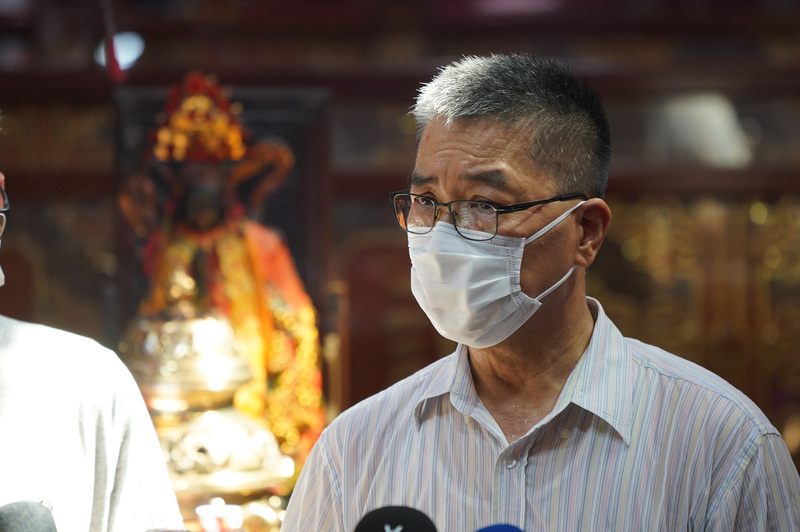 近來陸續發生民眾遭詐騙至柬埔寨、泰國、緬甸等國的人口販運案件，內政部長徐國勇(圖)21日在士林受訪表示，政府跨部會合作積極營救被害民眾，對非法行為一定偵辦到底，絕不手軟。 (圖：中央社)