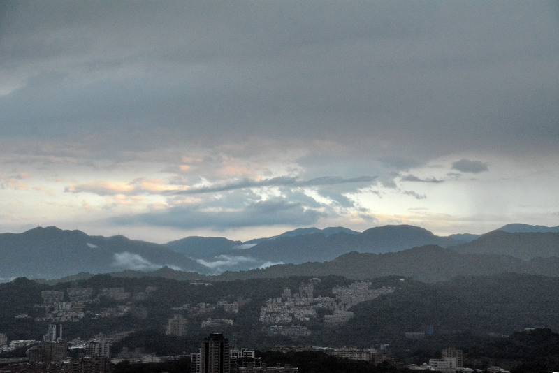 午後熱對流旺 苗栗縣等9縣市防大雨。 (圖：中央社)