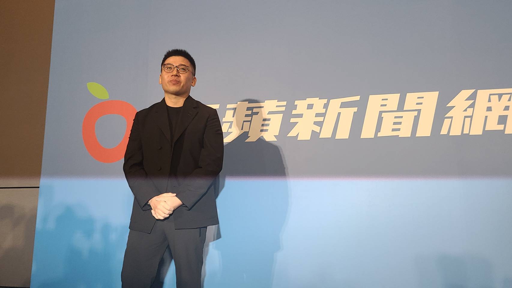 台蘋買家潘杰賢30日宣布，原台蘋交易案終止，新成立的《壹蘋新聞網》 ，會秉持「五不一絕對」原則，建立一個中性、理性、誠懇的媒體。(江昭倫 攝)