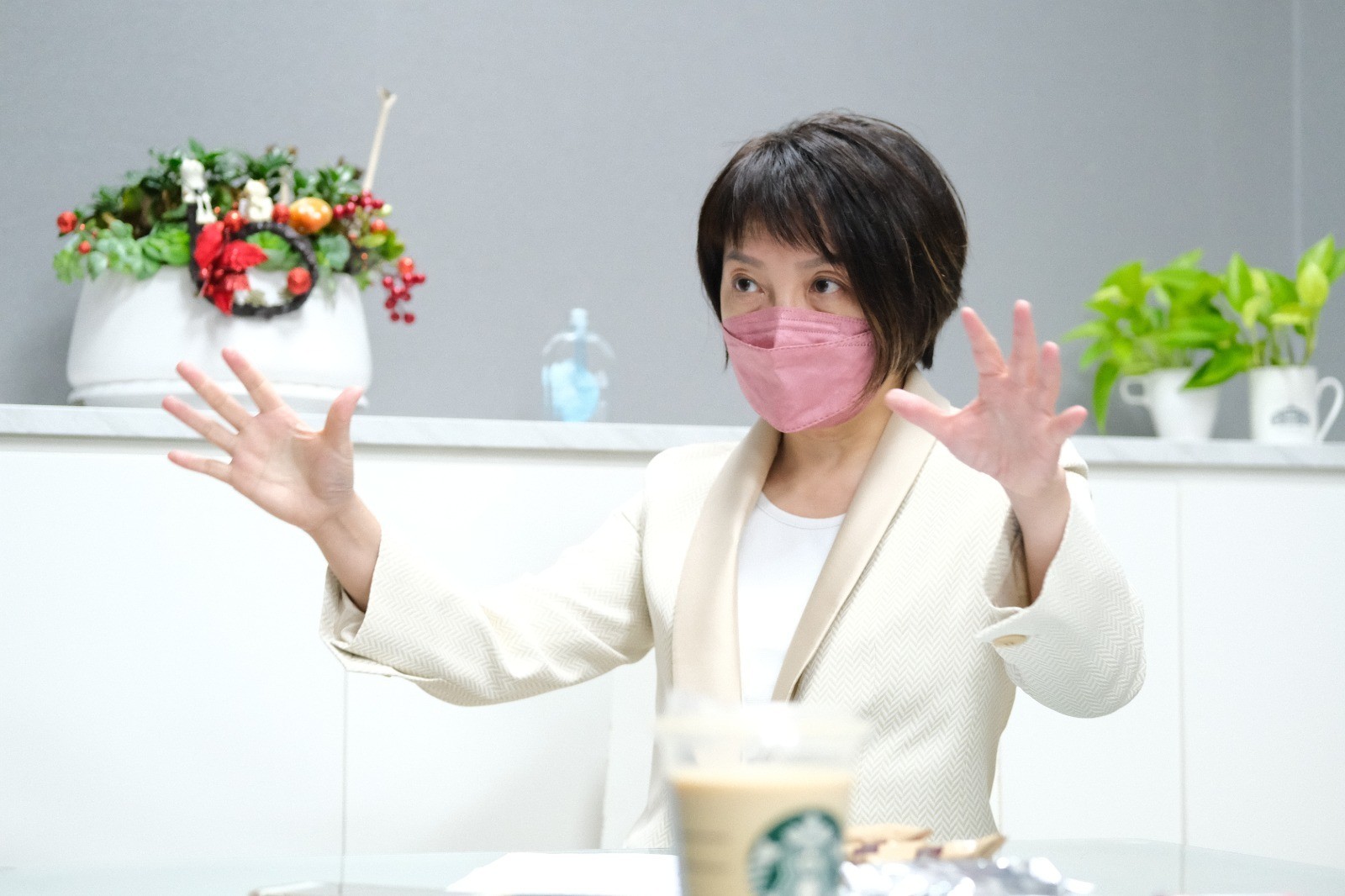 民進黨立委范雲肯定基本工資再度調漲，但也期望最低工資法能夠加速立法。(范雲國會辦公室提供)