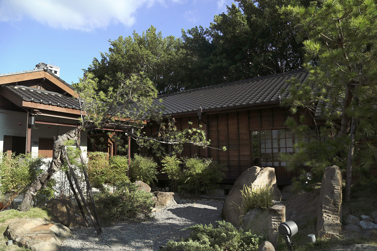 「原台北刑務所官舍－金華街135號至177號、金山南路2段112號」歷史建築群，歷經整修後重現日式經典建築風華，以「榕錦時光生活園區」驚艷開幕。(台北市文化局提供)