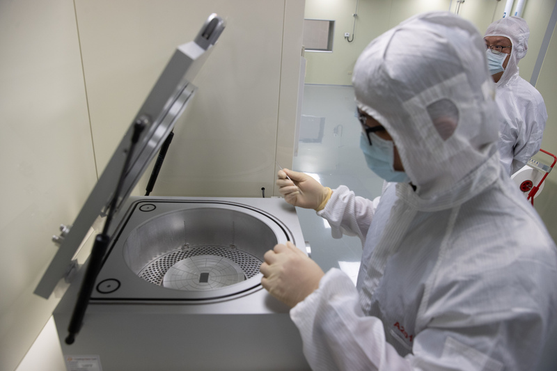 想將台積電或其他半導體公司長期建立的基礎設施複製到他處，耗費巨資也幾乎不可能。(圖：中央社)