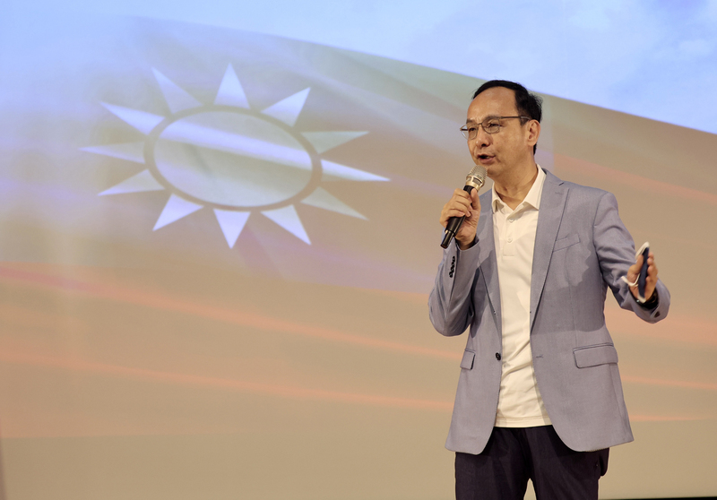 國民黨主席朱立倫12日出席2022三合一選舉台北市里長提名同志造勢大會。 (圖：中央社)