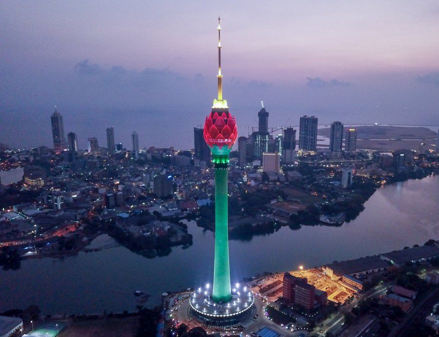 位於斯里蘭卡首都可倫坡的蓮花塔(Lotus Tower)。 (圖:推特)