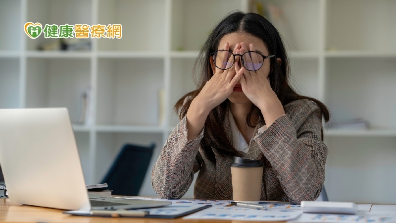 民眾可以依照國際災難創傷專家史蒂芬霍布福爾的心理安定五字訣「安、靜、能、繫、望」舒緩情緒。(圖：健康醫療網 提供)