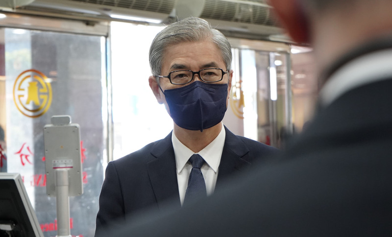 金管會主委黃天牧也表示，台股身為國際資本市場一分子，一定會受到國際政經情勢波動影響。(圖:中央社)