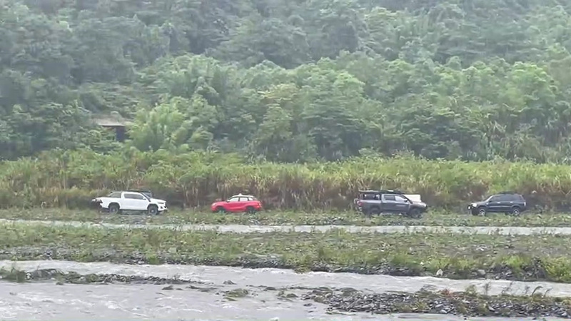 宜蘭縣大同鄉清水地熱附近溪水暴漲。(讀者提供／中央社)