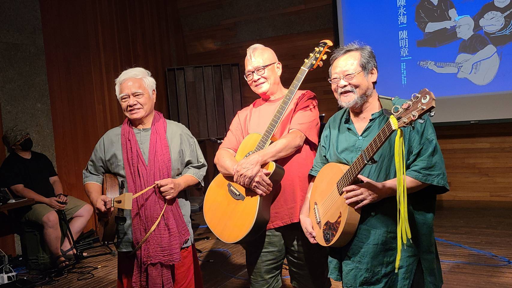 台灣民謠音樂史上3個重要代表人物－胡德夫(左起)、陳永淘、陳明章，12月30日將於台北流行音樂中心首度同台開唱。(江昭倫 攝)