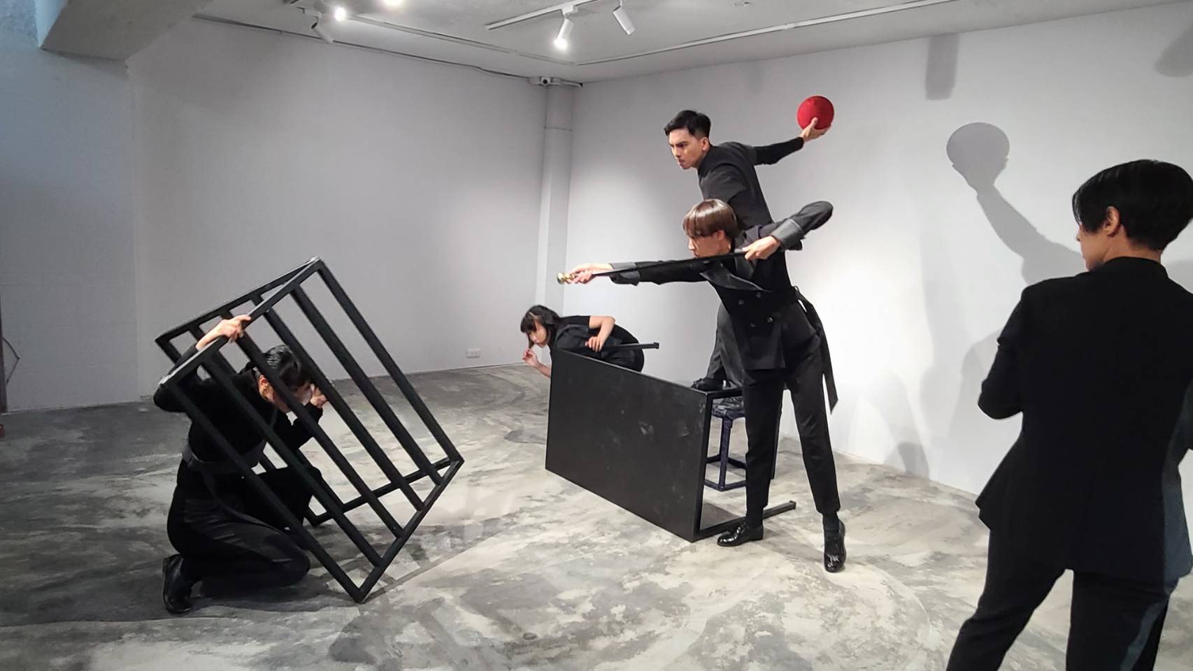 稻草人現代舞團推出全新製作《七體》，與卡夫卡創作對話。(江昭倫 攝)