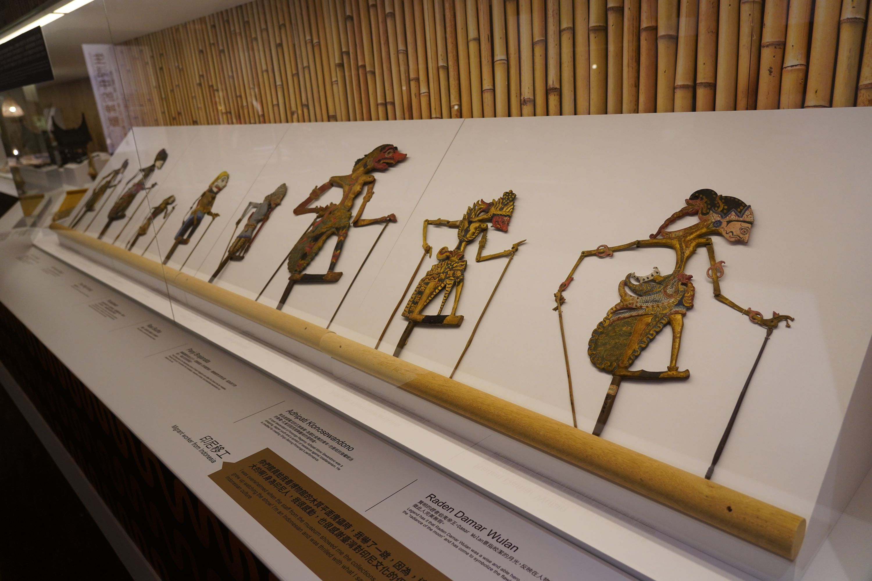 國立台灣博物館「百年對話：跨國移動者與藏品的相遇」特展，精選館藏南洋類藏品，述說跨越區域與文化差異的相遇故事。(台博館提供)