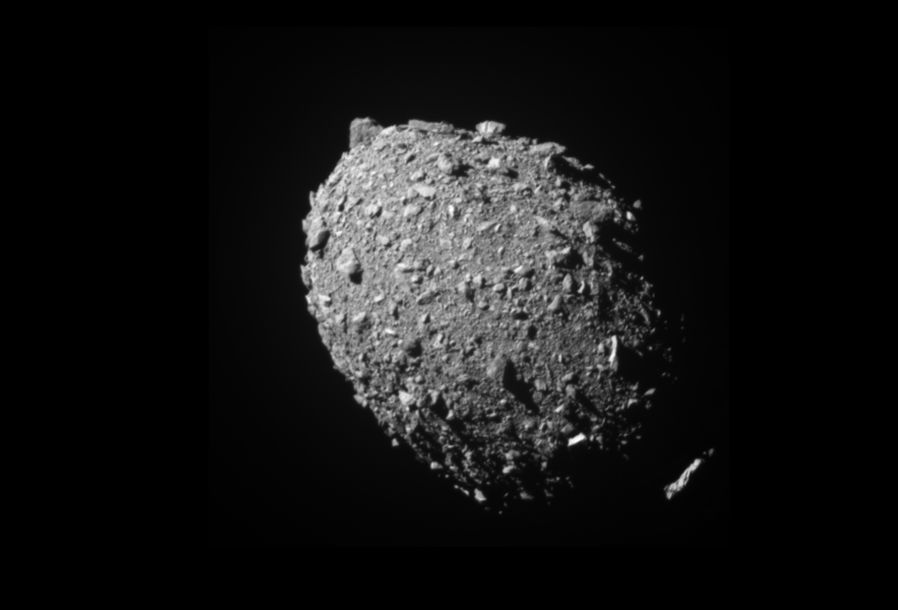 被撞擊前的小行星迪莫弗斯(Dimorphos)。 (圖:NASA)