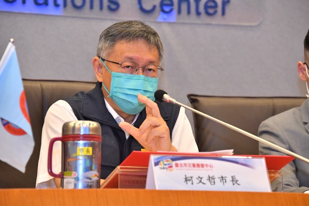 台北市長柯文哲28日出席台北市平戰轉換辦公室揭牌儀式後受訪，對於柯建銘重批高虹安的舉動，他覺得很奇怪。(北市府提供)