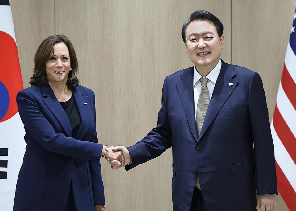 美國副總統賀錦麗和南韓總統尹錫悅29日同聲譴責北韓強化核武威脅的言論與進行武器試驗。(圖：青瓦台)