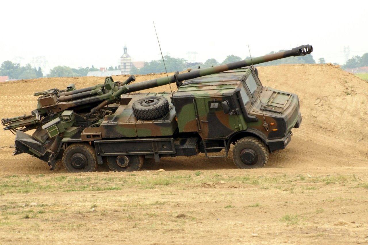 凱薩自走榴彈砲(Caesar self-propelled howitzers)。( 維基百科)