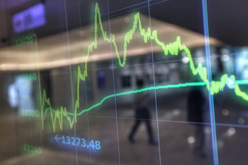 金管會在上週五祭出兩大限空措施，包括調降借券賣出量以及提高融券最低保證金成數。不過，台北股市3日收盤仍下跌逾百點。(圖:中央社)