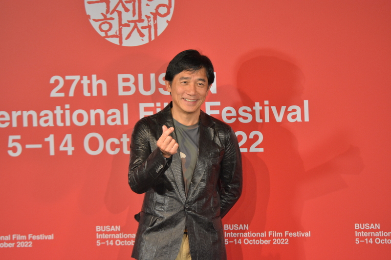 港星梁朝偉6日出席釜山國際影展記者會，表示沒想到自己有那麼多年輕影迷。 (圖：中央社)