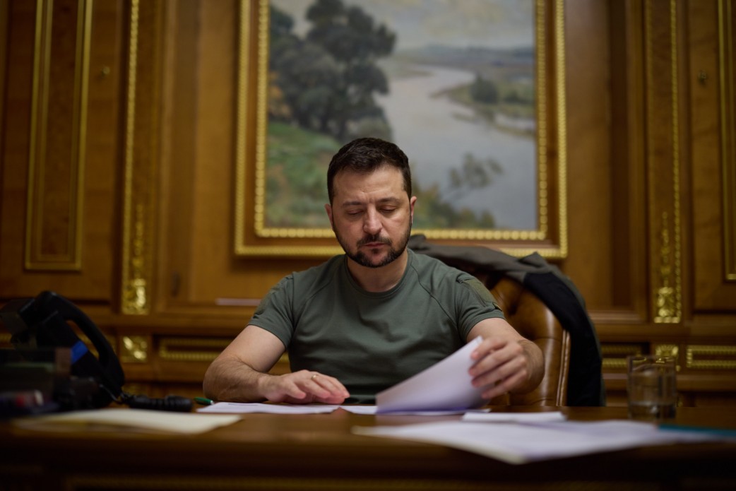 烏克蘭總統澤倫斯基與美國總統拜登通話。 (圖:烏克蘭總統府)