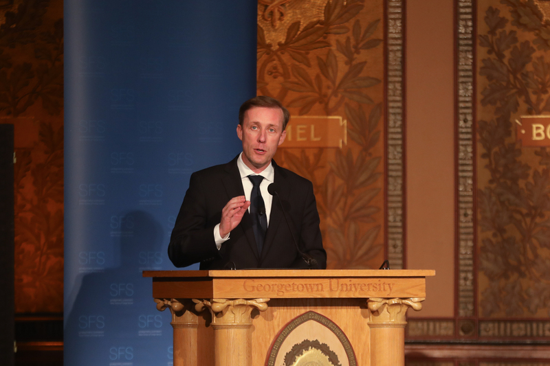 拜登政府12日發布任內首份國安戰略，點名中俄為首要挑戰。白宮國安顧問蘇利文表示，未來10年是關鍵，將形塑美中競爭規則，也將決定世界能否有效因應氣候變遷等全球挑戰。 (圖：中央社)